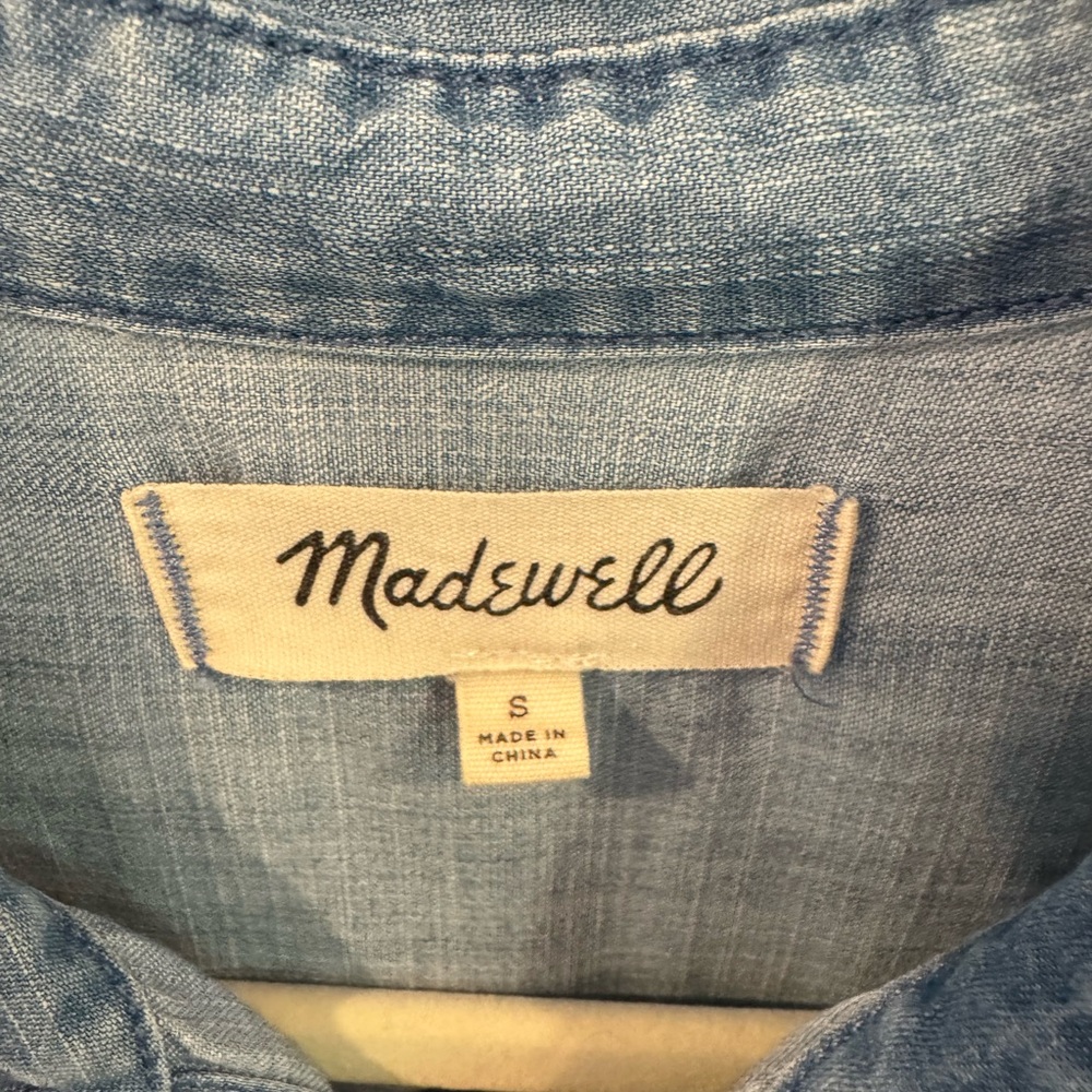 Madewell Chambray Button Down Short Sleeve Shirt with Front Tie - Picture 4 of 5